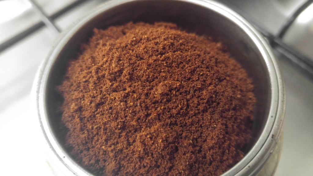 Fine grind for coffee, used for espresso