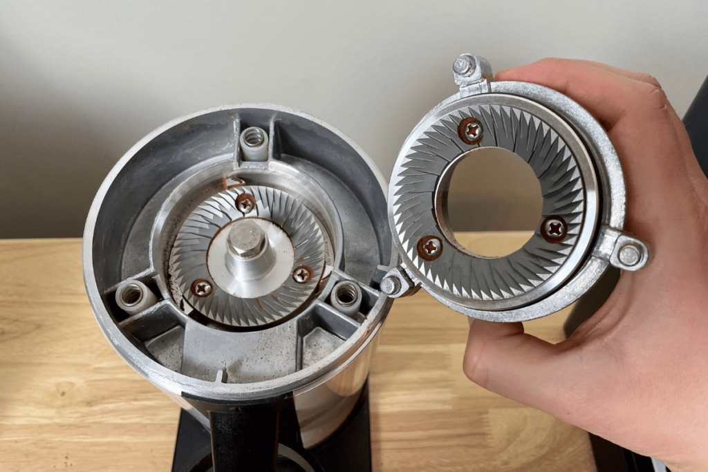 Understanding Flat vs Conical Burr Grinders - Café Fabrique