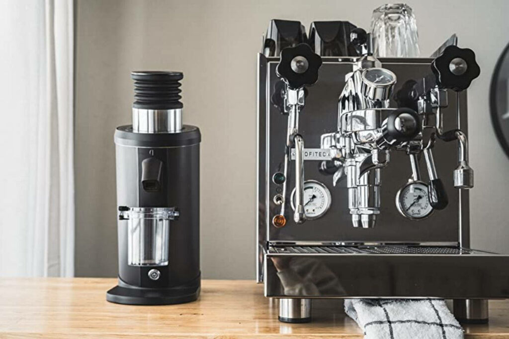 DF64 grinder and an espresso machine