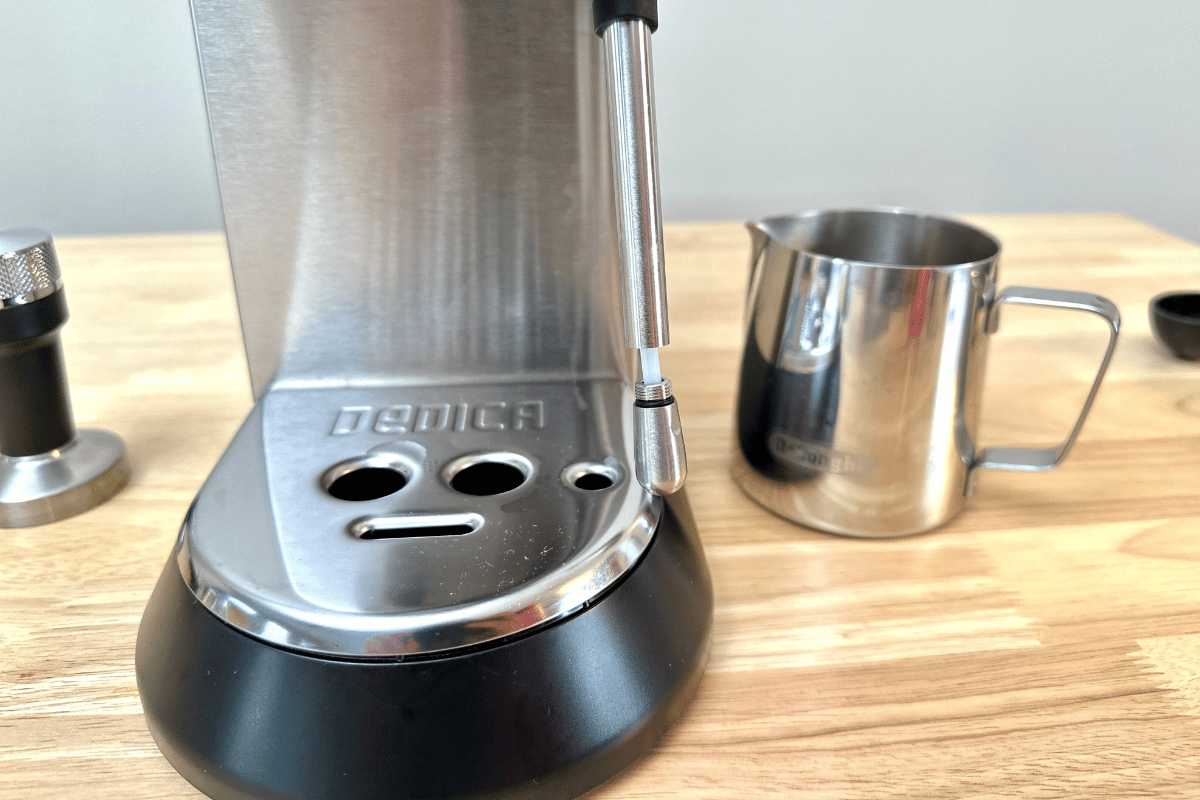 tip unscrewed from DeLonghi Dedica steam wand