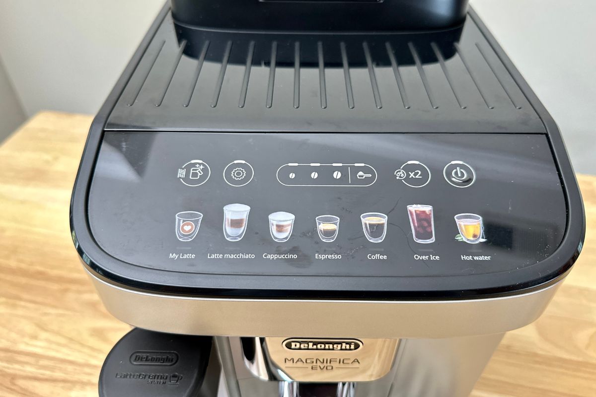 DeLonghi Magnifica Evo Vs Philips 3200 LatteGo Best Budget Super